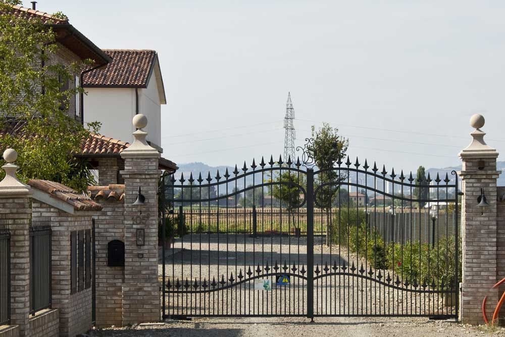 BLQ fabbro - cancelli in ferro a Bologna BLQ fabbro - cancelli in ferro a Bologna